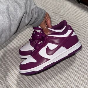 Nike Kids Sneakers in Purple and White